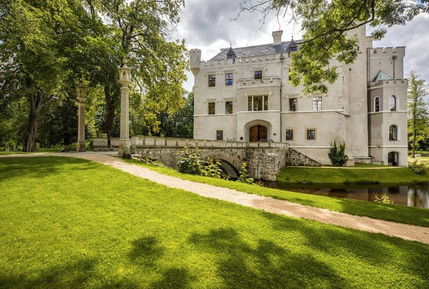 Fischbach Castle, Germany